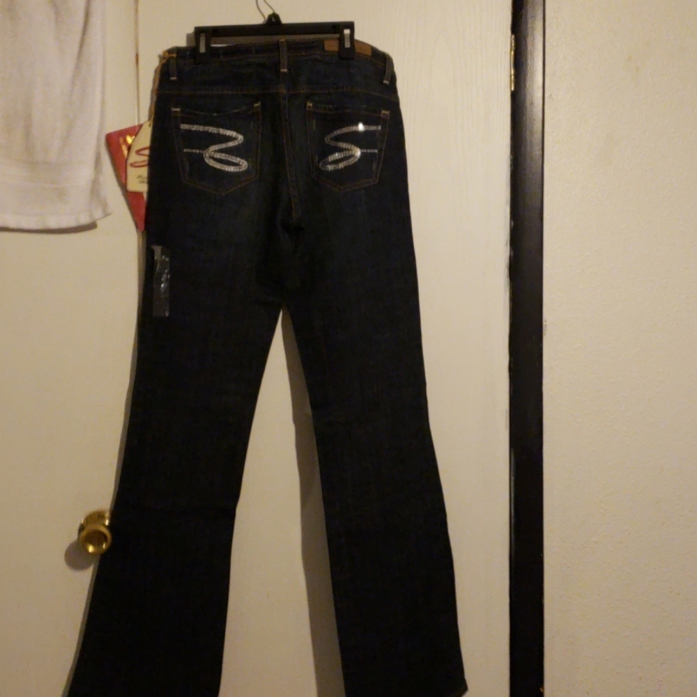 Jeans - Picture 2 of 3